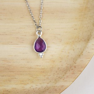 Collier améthyste violette et chaine en acier inoxydable couleur argent