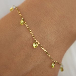 Bracelet fin avec breloques : cristaux jaunes en zirconium