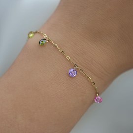 Bracelet multicolor avec breloques strass en zirconium