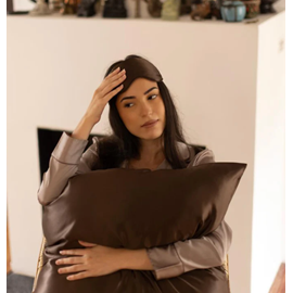 Masque de nuit en soie espresso