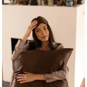 Masque de nuit en soie espresso