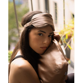 Masque de nuit en soie cappucino