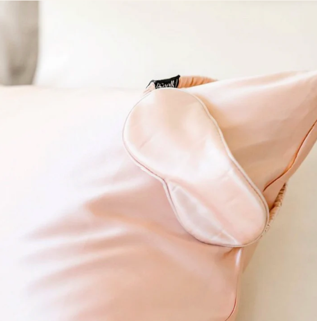 Masque de nuit en soie rose