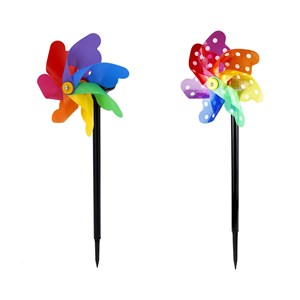 Moulin à vent solaire - plein