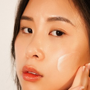 Crème de nuit réparatrice au neem, soin régénérant apaisant pour le visage