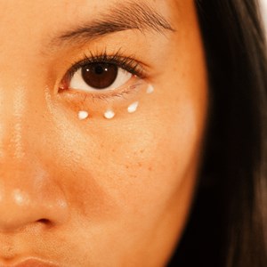 Soin contour des yeux au neem, anti-cernes et rides, lissant et hydratant ciblé