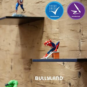 Spiderman figurine marvel