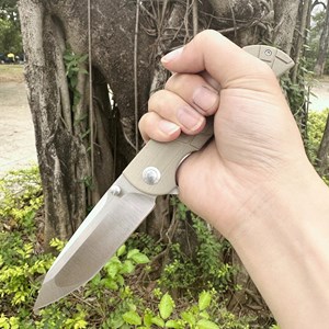 Couteau militaire pliant