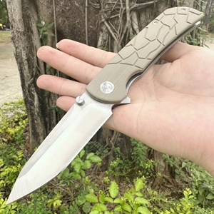 Couteau militaire pliant