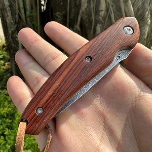 Couteau damas pliant bushcraft