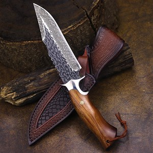 Couteau de survie damas avec étui