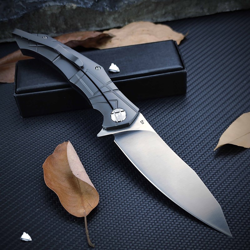 Couteau militaire tactique