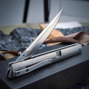 Couteau tactique pliant