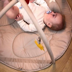 Tapis d'éveil fjord avec arche beige