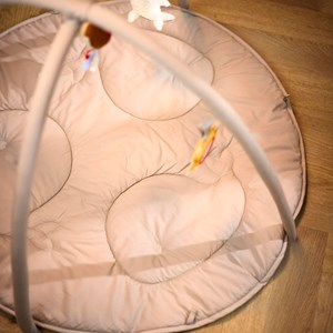 Tapis d'éveil fjord avec arche beige