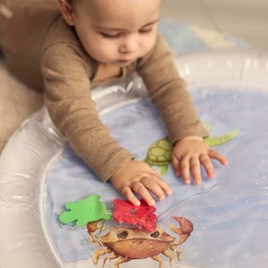 Tapis d'eau pour temps sur le ventre amis de la mer