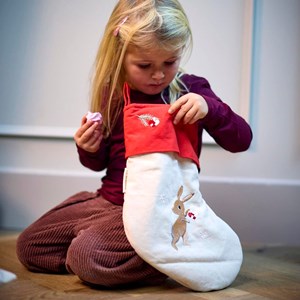 Chaussette de noël brodée wonderful winter lièvre