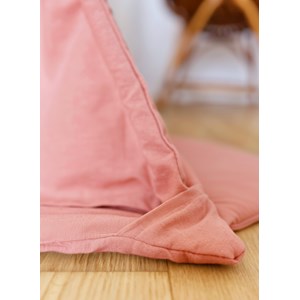 Tipi enfant rose avec tapis avec guirlandes