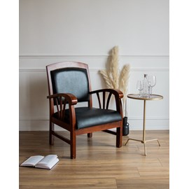 Jakob, le fauteuil en bois n°674