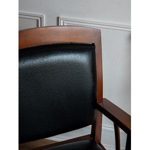 Jakob, le fauteuil en bois n°674