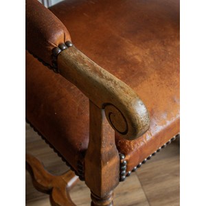 Ernest, le fauteuil en cuir n°582