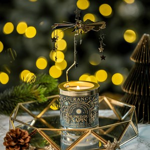 Carrousel bougie au pied du sapin