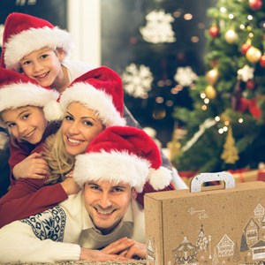 Coffret noël voyage & jeux : 4 jeux du monde + kit cambodge + 7 miam