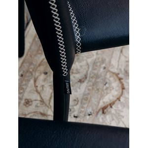 Paire de chaises simili-cuir n°914