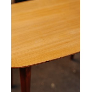 Hanna, la table d'appoint en bois n°659