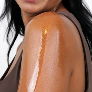 Huile de soin apaisante naturelle visage corps et cheveux 4% d'extraits de neem