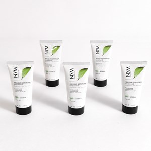 Masque gommage exfoliant au neem, pour un teint lumineux et une peau lisse