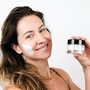 Crème absolue anti-âge au neem, soin régénérant hydratant et raffermissant