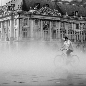 Toile deco bordeaux dans la brume