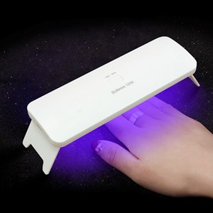 Lampe de séchage des ongles uv ultraviolet avec batterie intégrée.