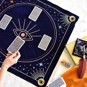 Nappe de divination message à l'univers