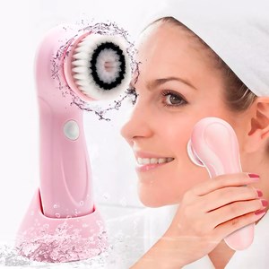 Brosse 3 en 1 nettoyante facial, exfoliant, démaquillant. Rechargeable.