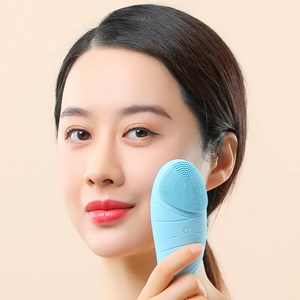 Brosse de nettoyage facial avec tête en silicone. Massager