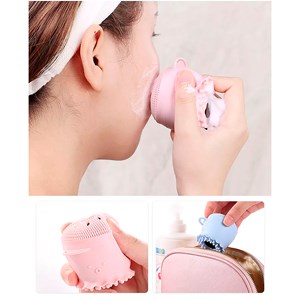 Nettoyant facial manuel. Massager et démaquillant.