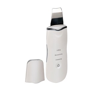 Appareil de massage facial ultrasonique. Nettoyage du visage.