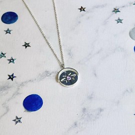 Collier manifestation paix intérieure