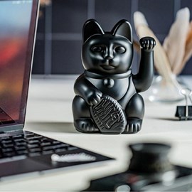 Chat japonais porte bonheur maneki neko noir mat