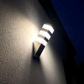 Applique extérieure pyramide 1500 lumens inox