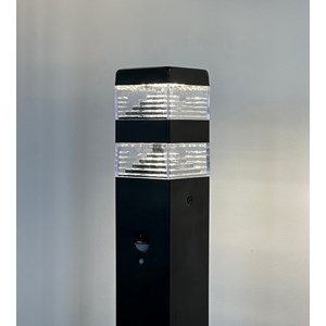 Borne extérieure pyramide 1000 lumens avec détecteur