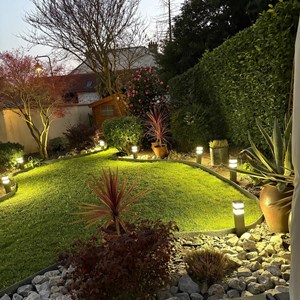 Borne extérieure pyramide 40cm noir