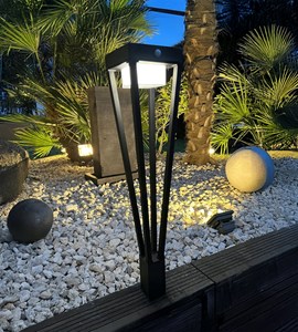 Borne extérieure solaire luxor avec détecteur de mouvements noir