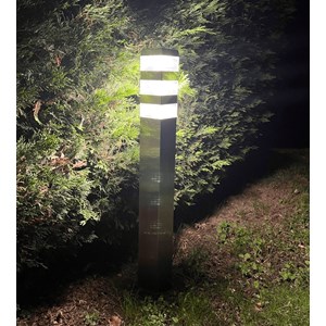 Borne extérieure pyramide 80cm inox