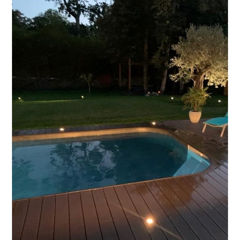Spot encastrable carré pour abords de piscine à douille gu5.3