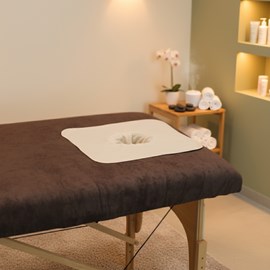 Serviette de tête pour table de massage