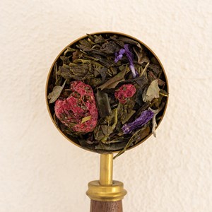 Le thé vert violette framboise