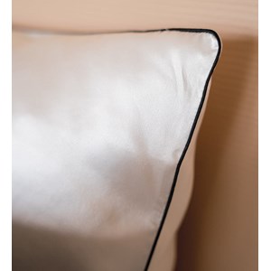 Taie d'oreiller en soie noir blanc 51x76